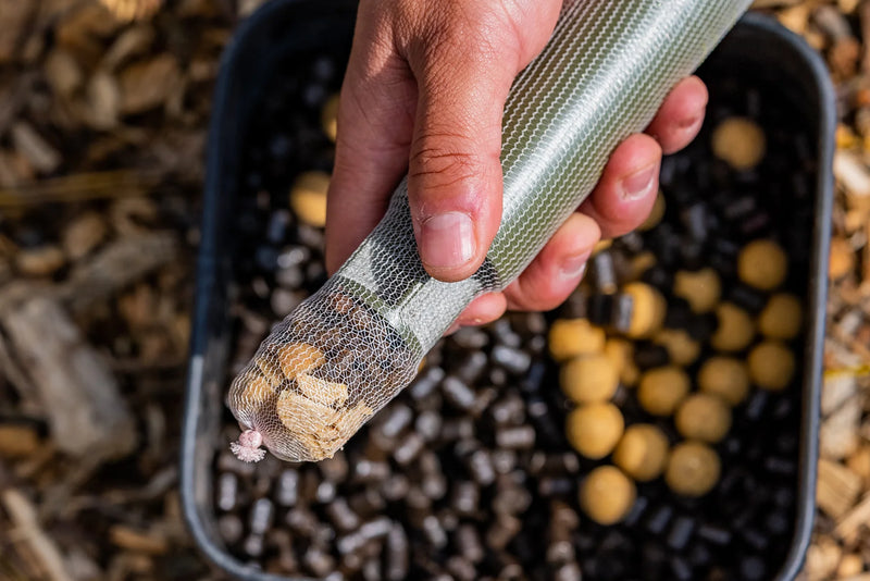 Load image into Gallery viewer, OMC CHOPSTIX Bait Chopping FADE PVA Mesh System
