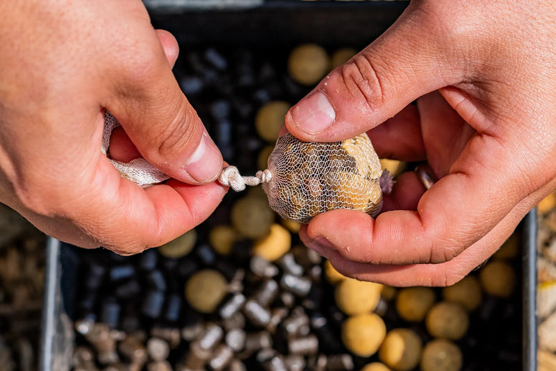 Load image into Gallery viewer, OMC CHOPSTIX Bait Chopping FADE PVA Mesh System
