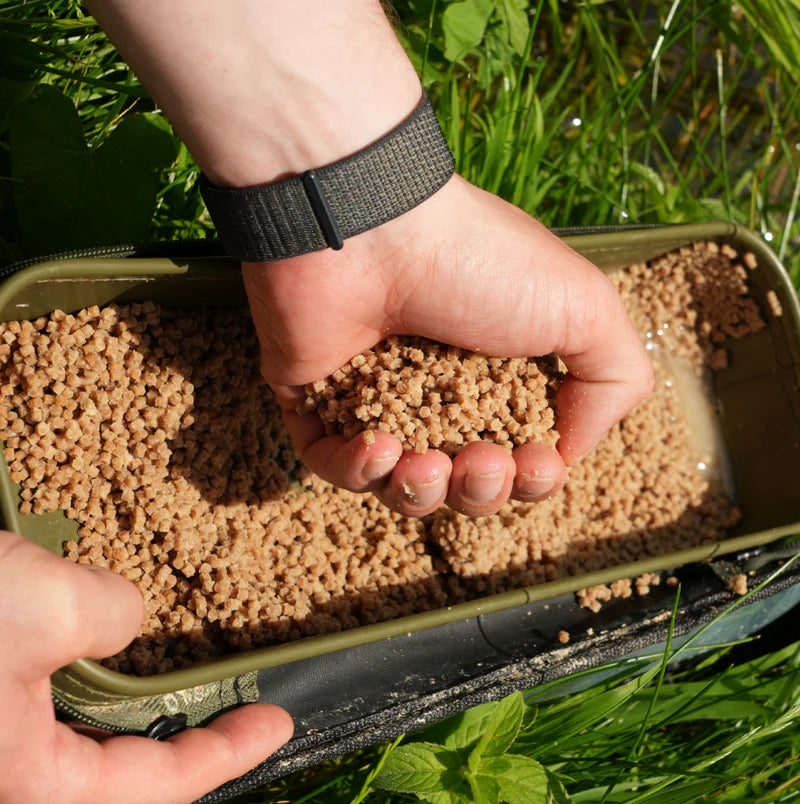 Load image into Gallery viewer, OMC FC iScream 2mm Sticky Pellet
