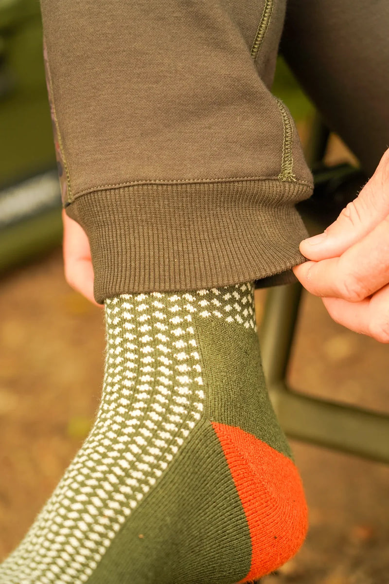 Load image into Gallery viewer, OMC Slash Camo Joggers
