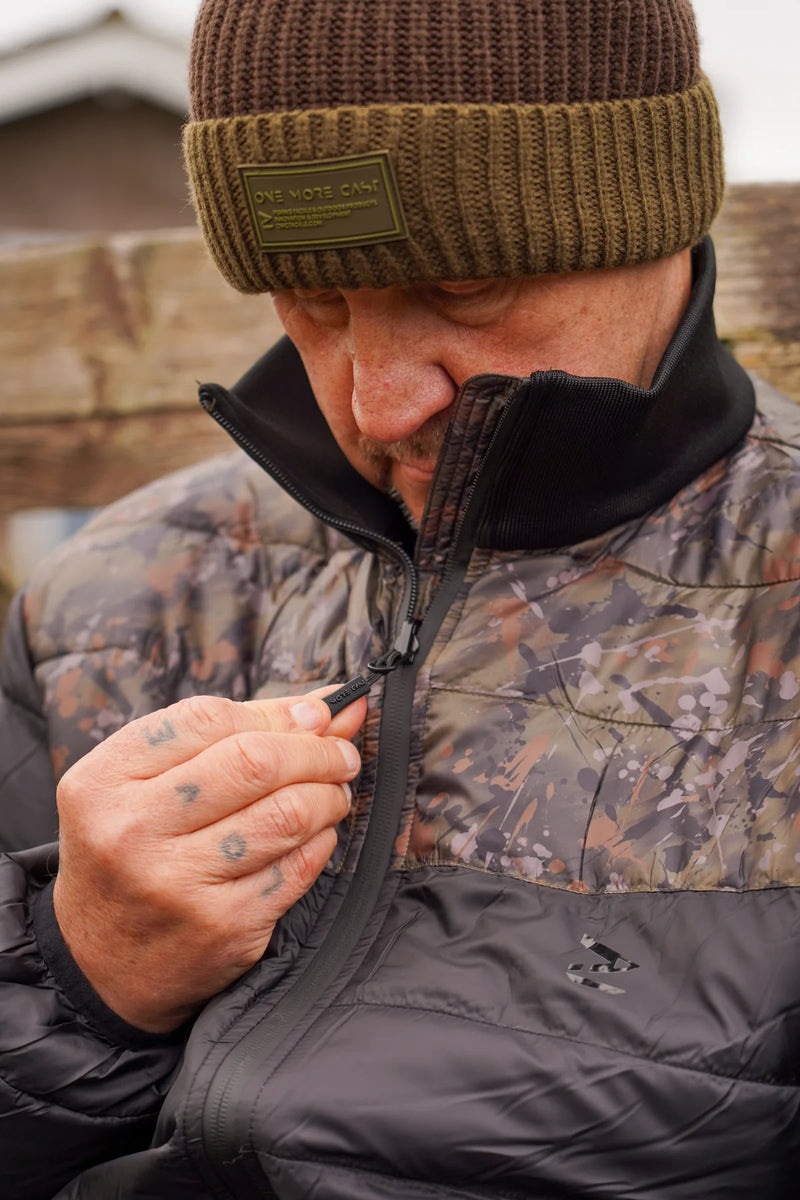 Load image into Gallery viewer, OMC Splash Camo Knight Puffer Jacket
