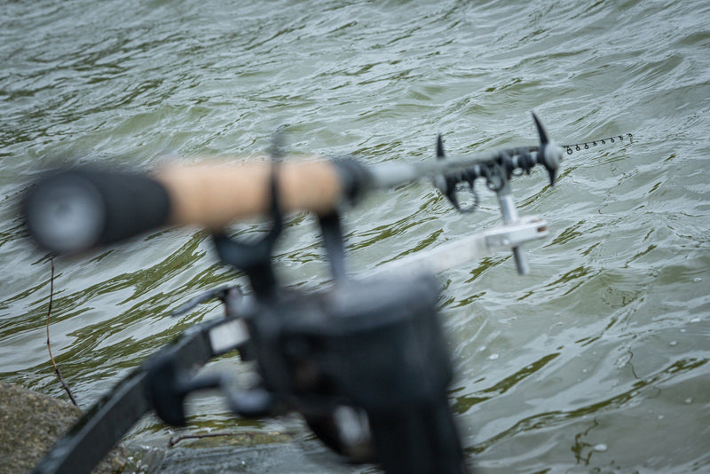 Load image into Gallery viewer, Tackle Guru - A-Class Method Feeder 10ft 2pc 1-40g
