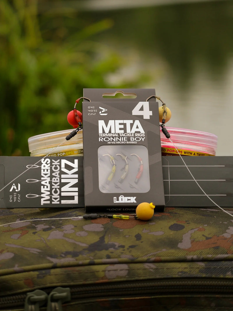 Load image into Gallery viewer, OMC Hi-Viz Lock Hook Ronnie Boys
