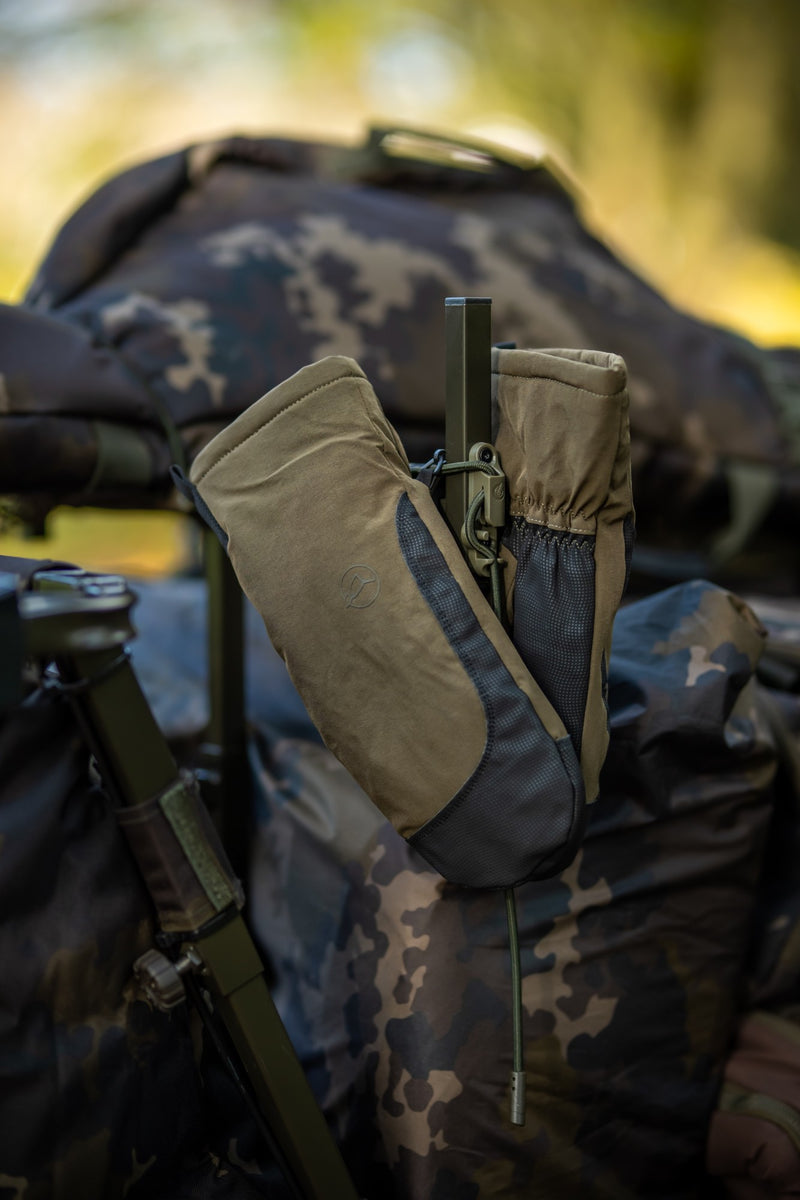 Load image into Gallery viewer, Korda - Polar Mittens | Dark Olive
