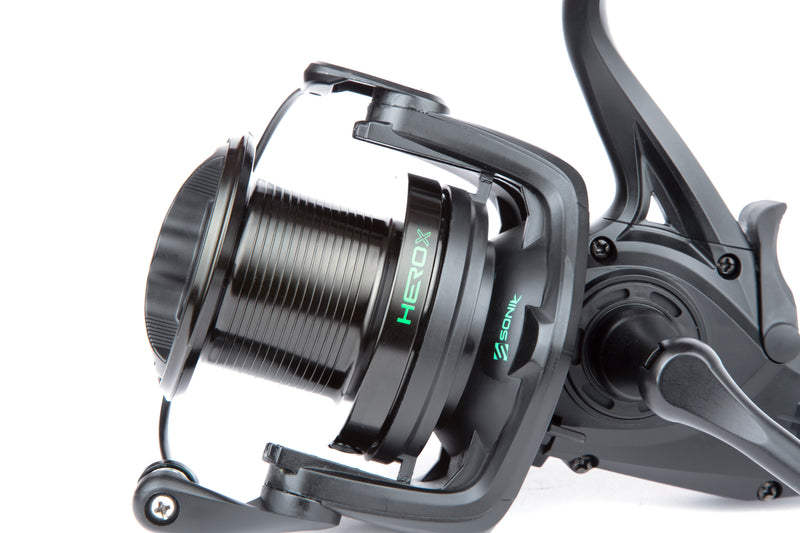 Load image into Gallery viewer, Sonik Hero X FRS Carp Reels
