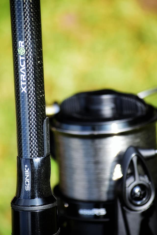 Load image into Gallery viewer, Sonik Xtractor Carp Rod 10ft 3.5lb
