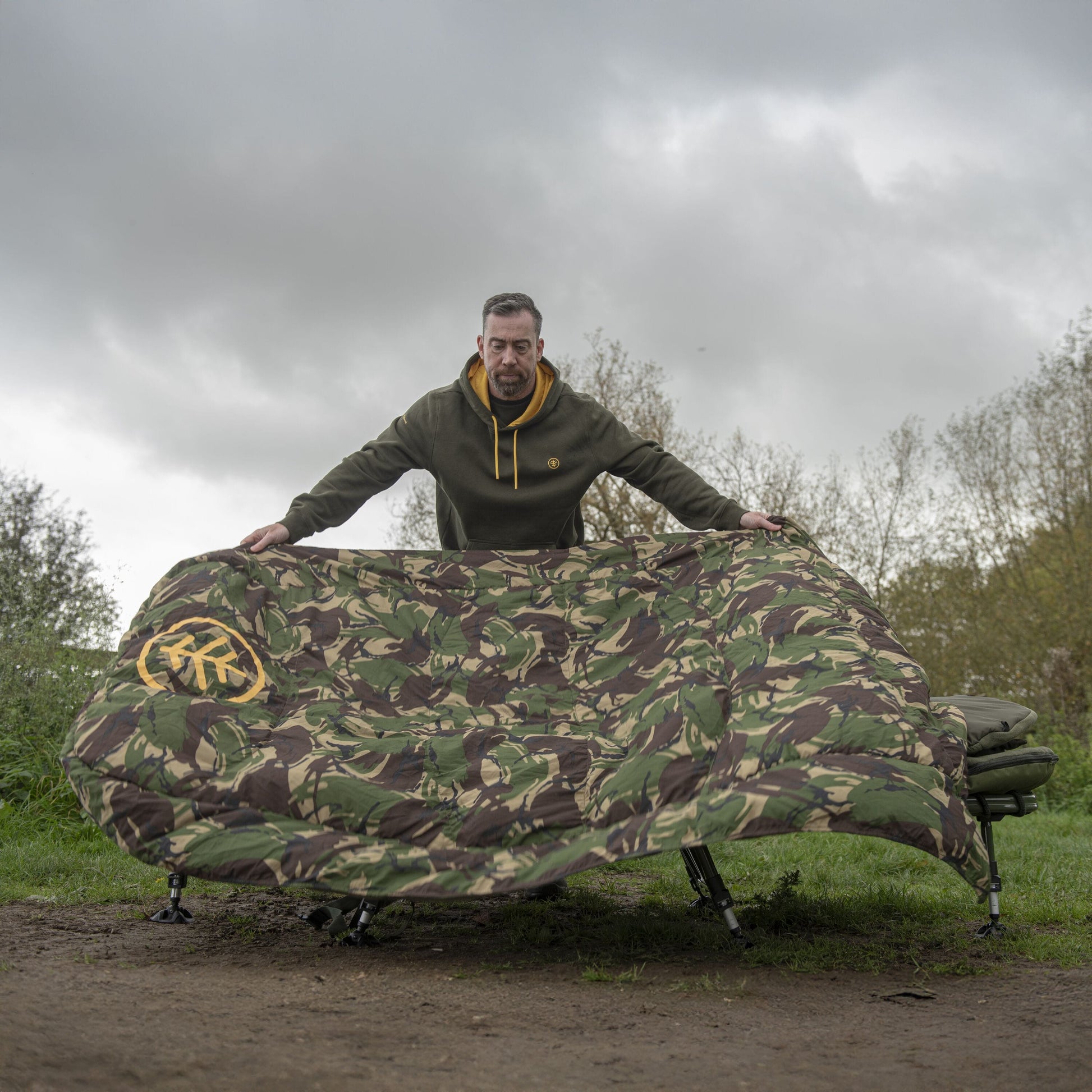 Wychwood Epic Tactical Thermal Bedchair Cover-3