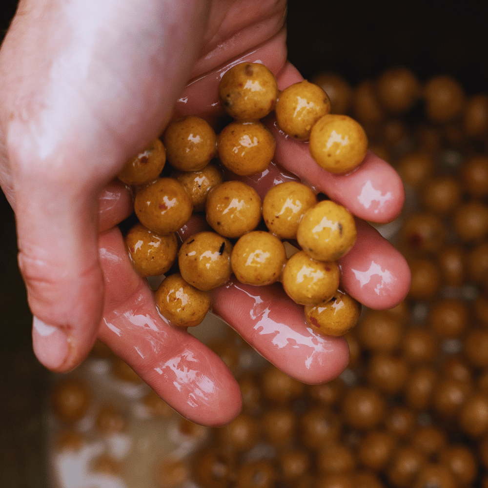 Dynamite Baits Peppered Fruit Boilies-4